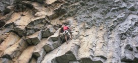 Batu Dinding Amurang