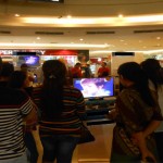 Penampilan Novita Dewi di Mantos Menarik Perhatian Pengunjung